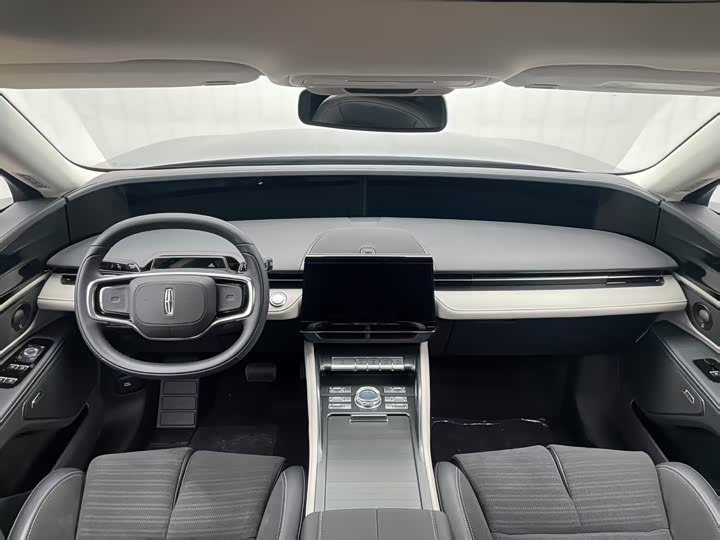 Фото 6 - Lincoln Nautilus