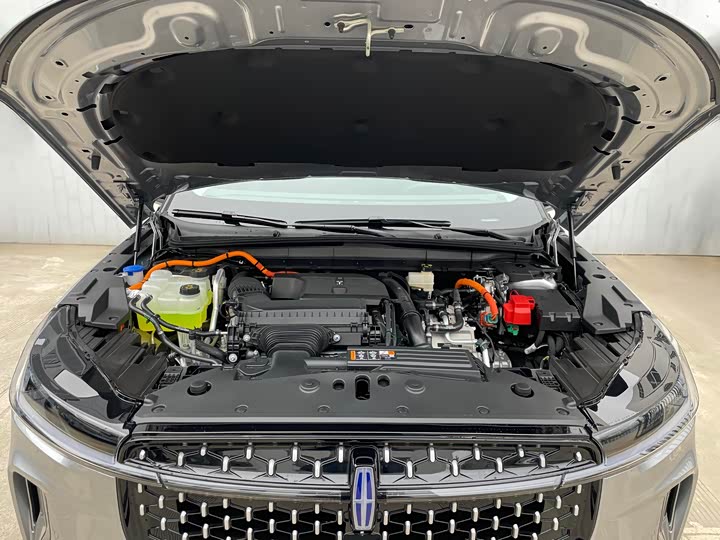 Фото 8 - Lincoln Nautilus