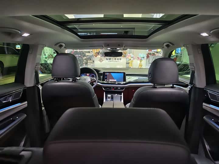 Photo 18 - Volkswagen Teramont X