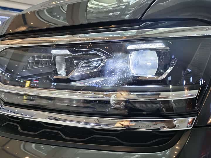 Photo 4 - Volkswagen Teramont X