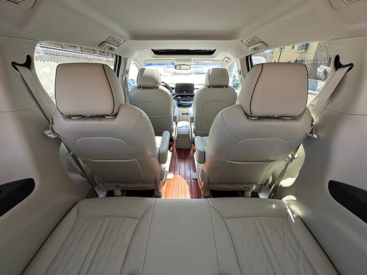 Фото 11 - Buick GL8 ES