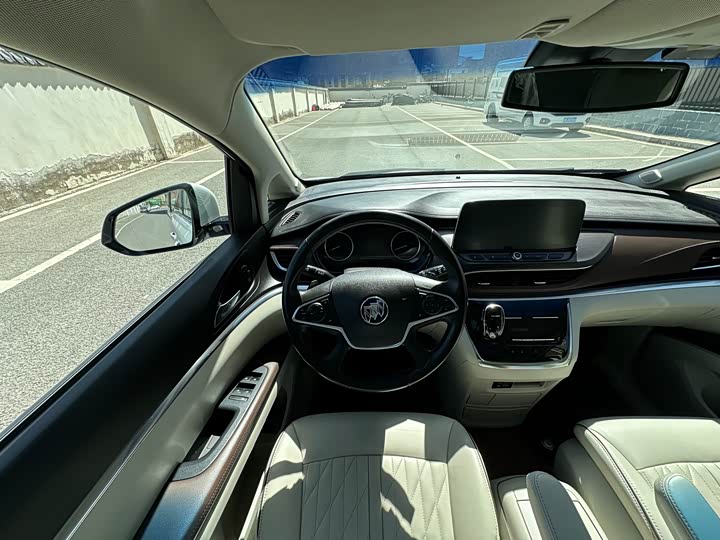 Фото 5 - Buick GL8 ES