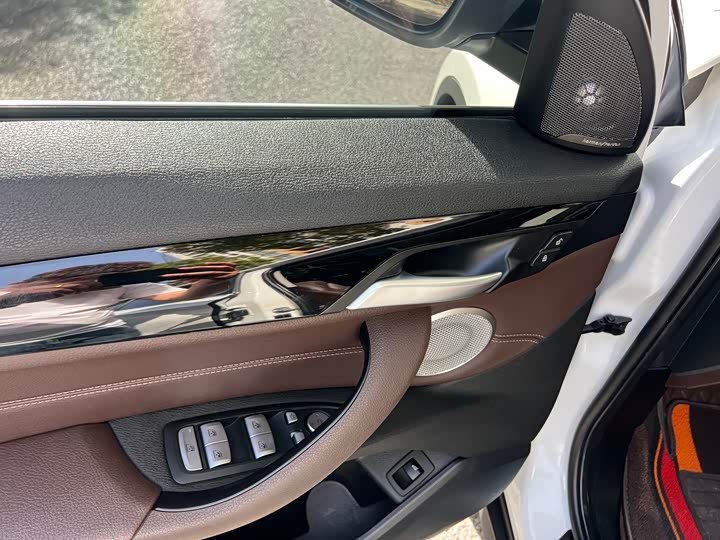 Фото 10 - BMW X1