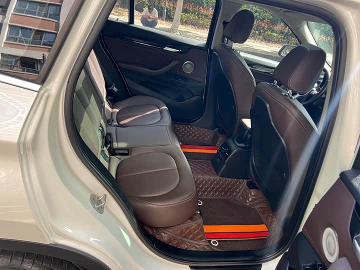 Фото 17 - BMW X1