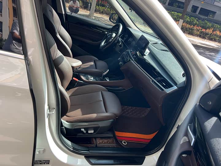 Фото 18 - BMW X1