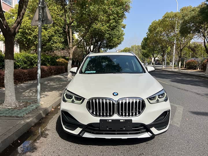 Фото 2 - BMW X1