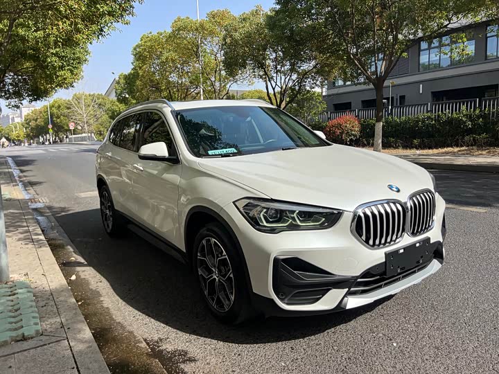 Фото 3 - BMW X1