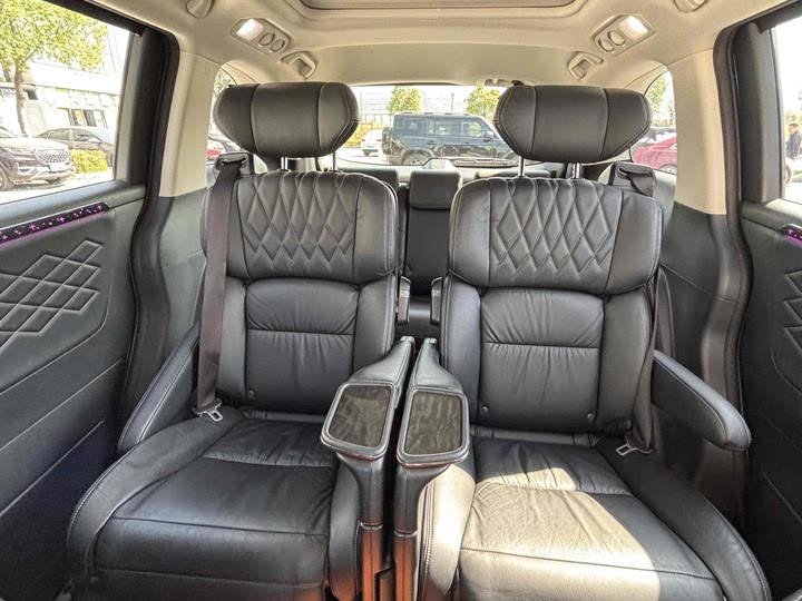 Фото 12 - Honda Elysion