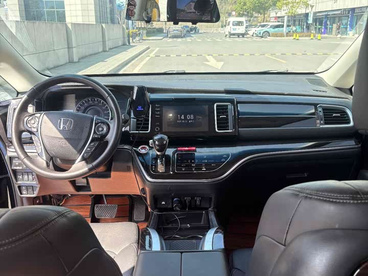 Фото 14 - Honda Elysion