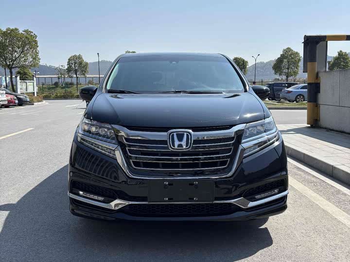 Фото 2 - Honda Elysion