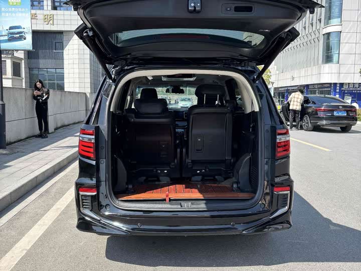 Фото 4 - Honda Elysion