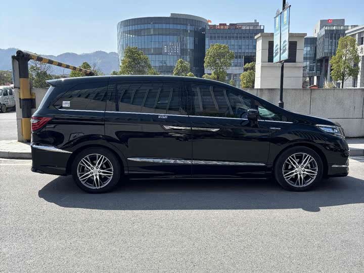 Фото 6 - Honda Elysion