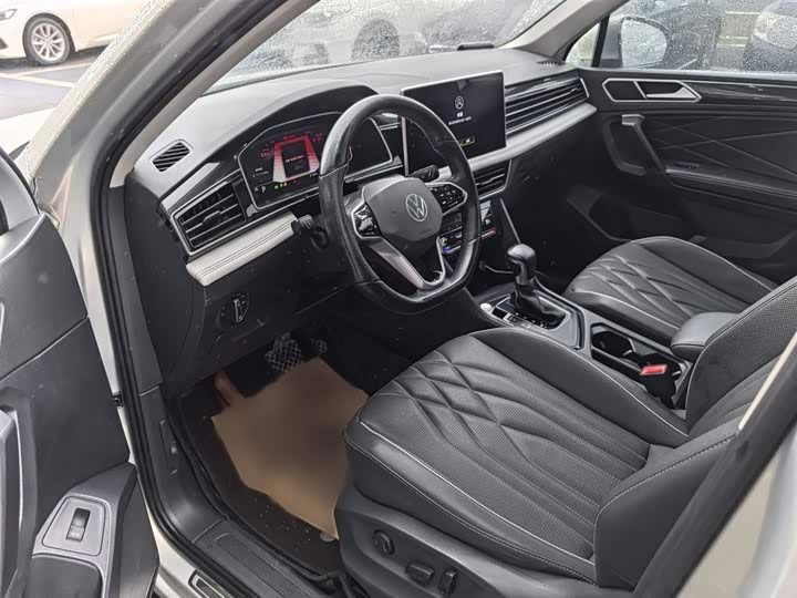 Фото 9 - Volkswagen Tiguan L Pro