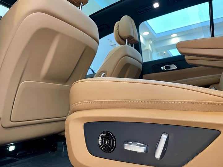 Фото 10 - LiXiang One