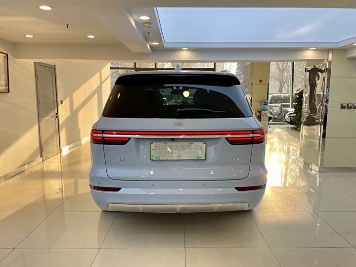 Фото 28 - LiXiang One