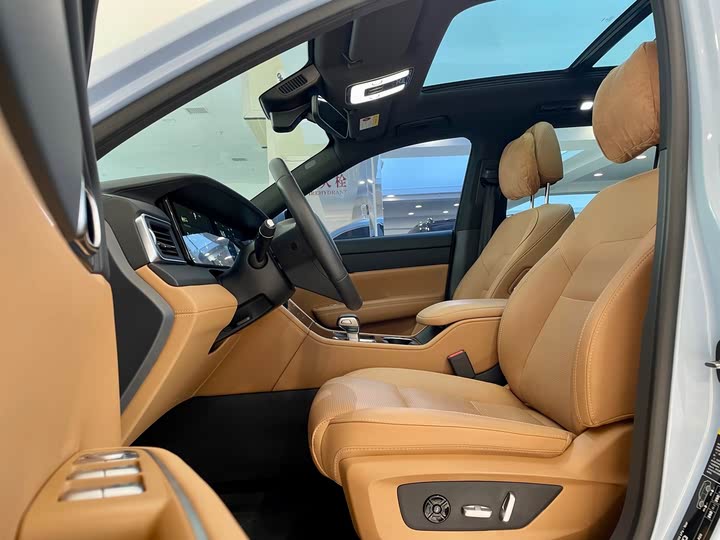 Фото 5 - LiXiang One