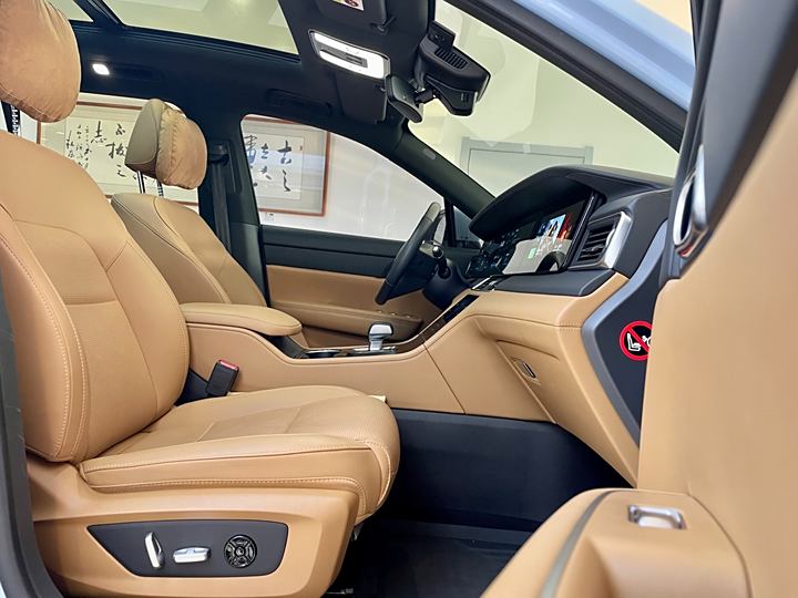 Фото 8 - LiXiang One