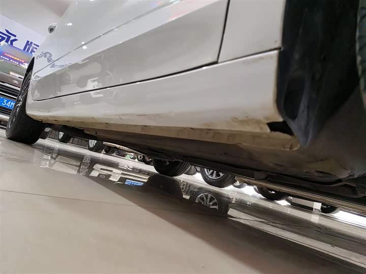 Фото 21 - Roewe i5