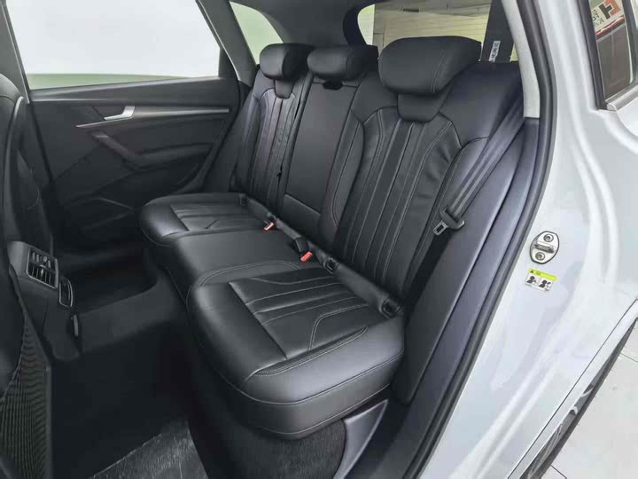 Фото 12 - Audi Q5L