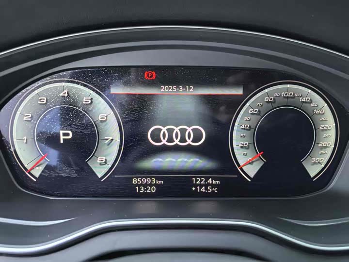 Фото 16 - Audi Q5L