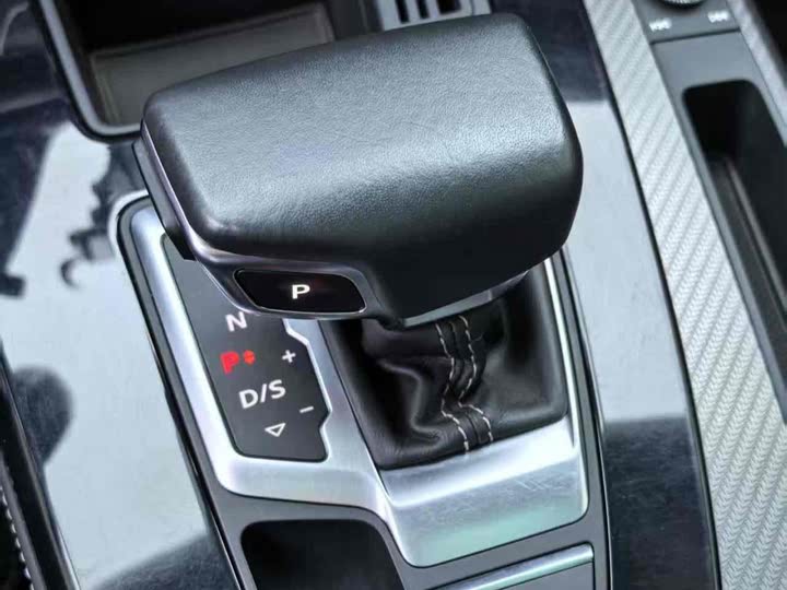 Фото 17 - Audi Q5L