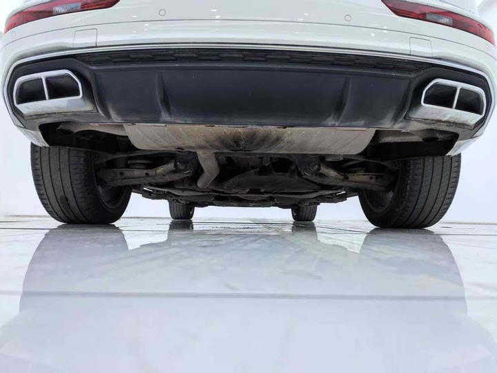 Фото 21 - Audi Q5L