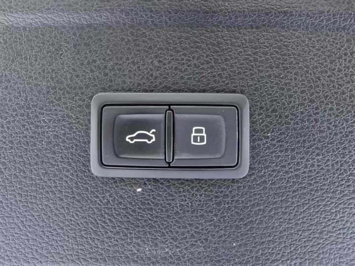 Фото 22 - Audi Q5L