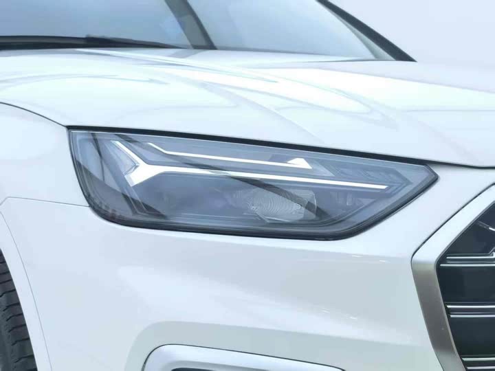 Фото 4 - Audi Q5L