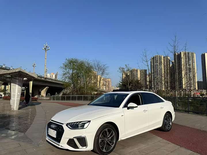 Фото 1 - Audi A4L