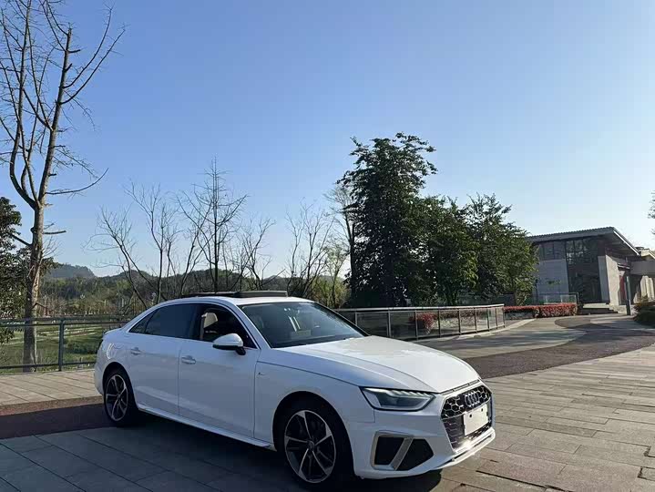 Фото 3 - Audi A4L