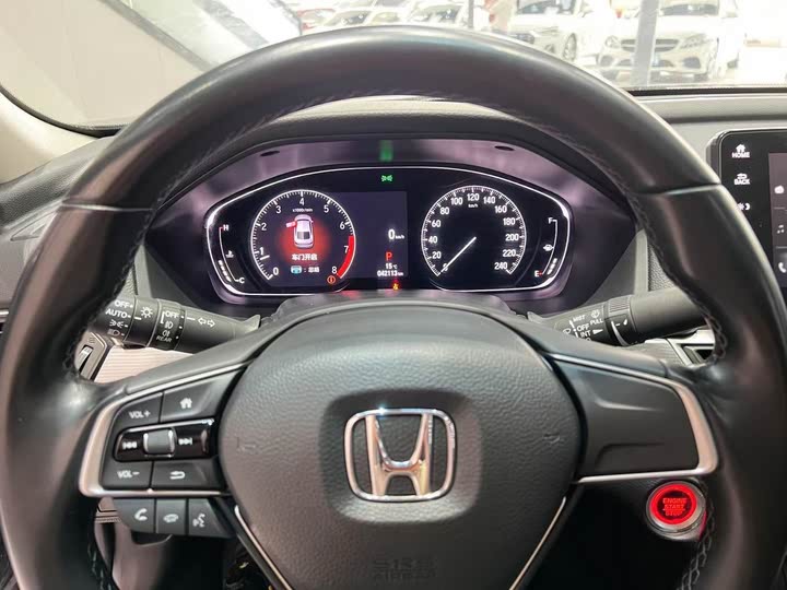 Фото 10 - Honda Accord