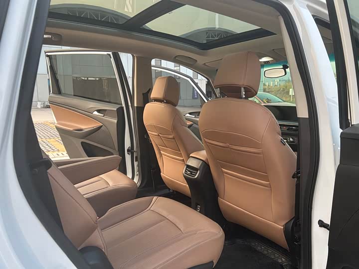 Фото 8 - Buick GL6