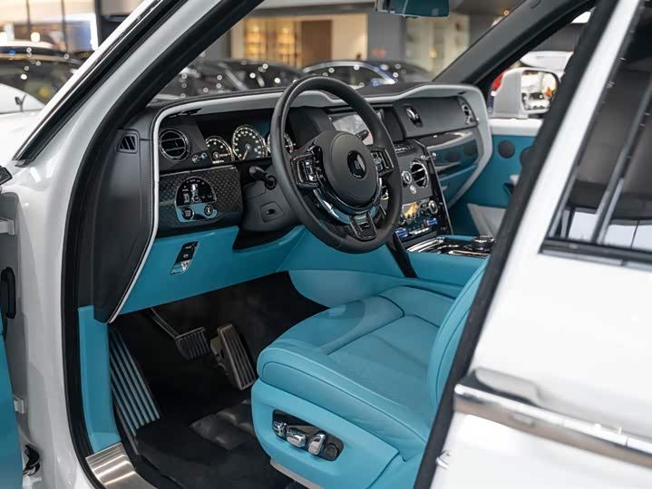 Фото 10 - Rolls-Royce Cullinan