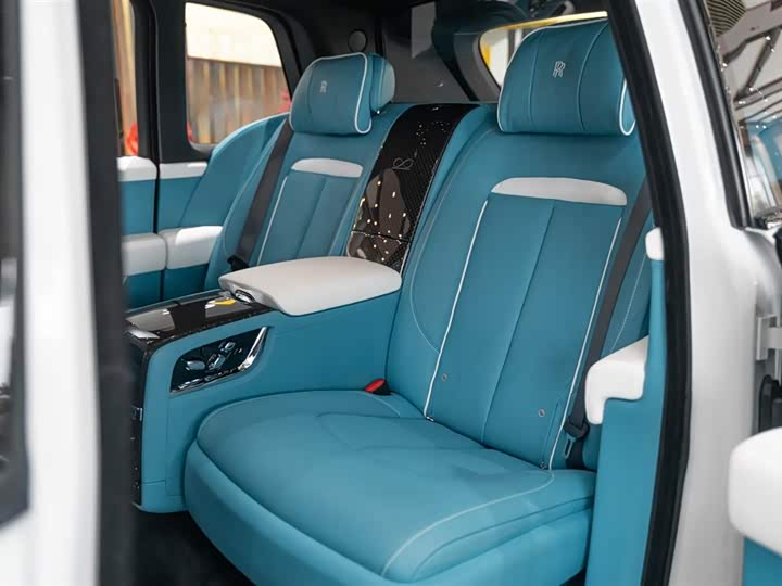 Фото 12 - Rolls-Royce Cullinan