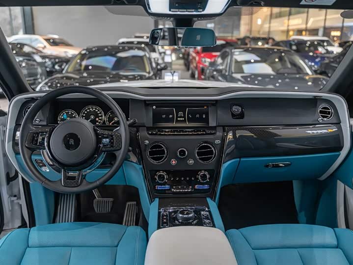 Фото 14 - Rolls-Royce Cullinan