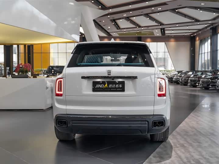 Фото 3 - Rolls-Royce Cullinan