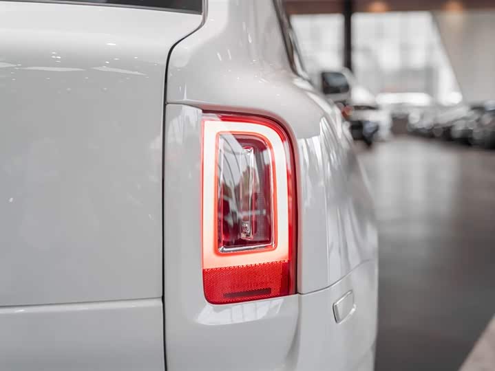 Фото 9 - Rolls-Royce Cullinan