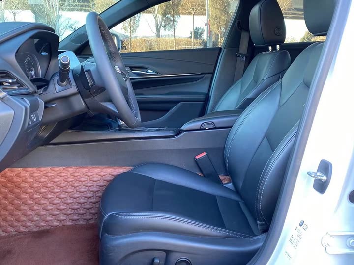 Фото 7 - Cadillac CT4