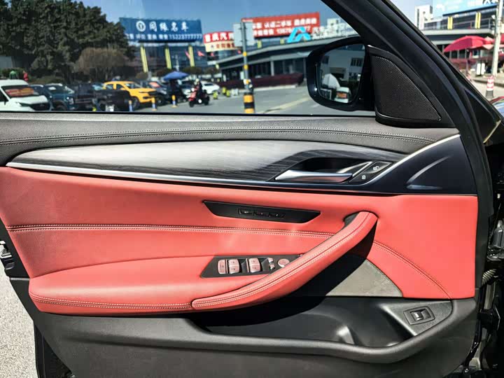 Фото 10 - BMW 5 Series