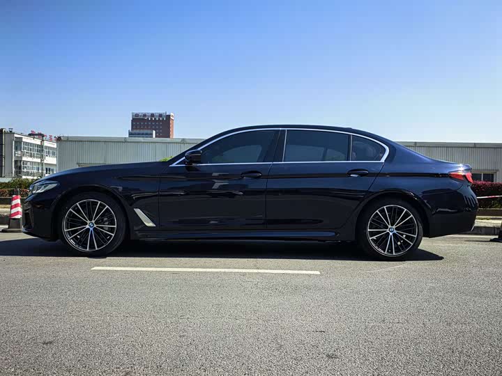 Фото 2 - BMW 5 Series