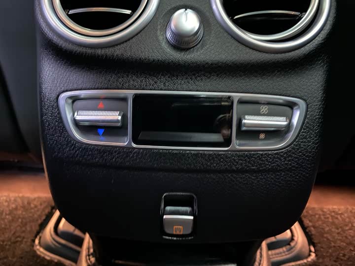 Фото 9 - Mercedes-Benz GLC-Class