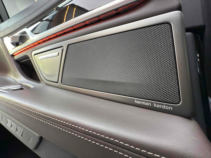 Фото 12 - BMW 7 Series