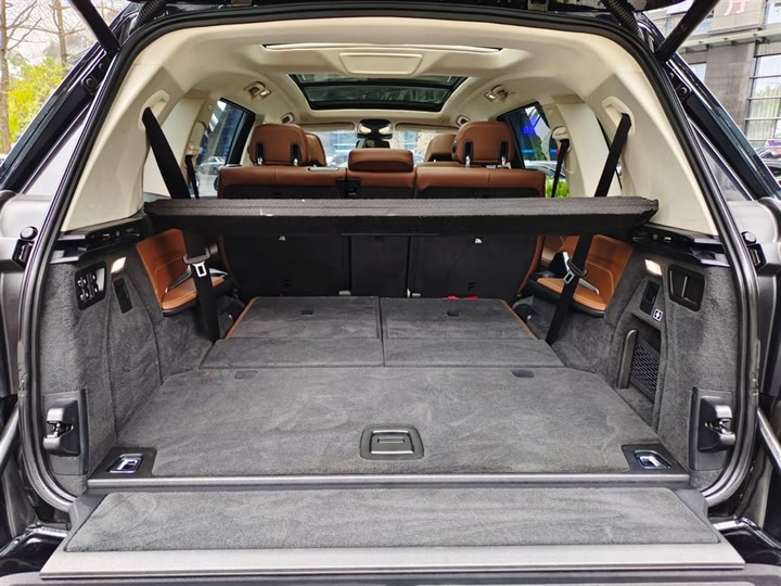 Фото 21 - BMW X7