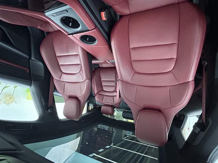 Фото 12 - Porsche Taycan