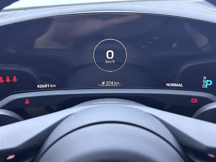 Фото 14 - Porsche Taycan