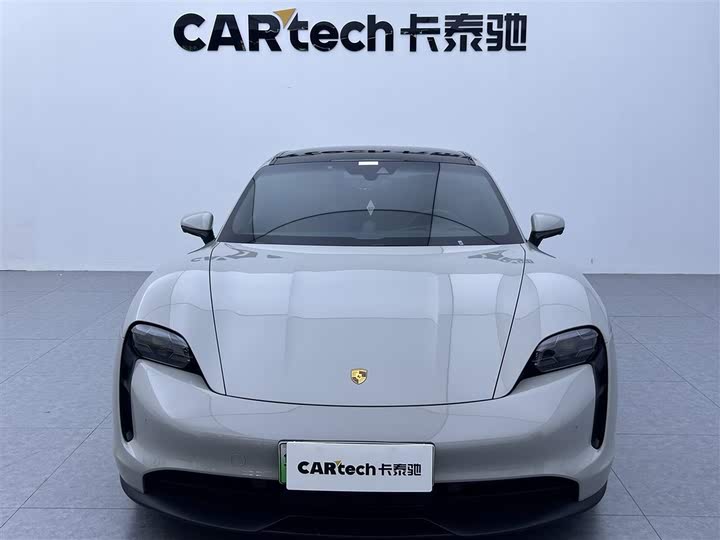 Фото 2 - Porsche Taycan