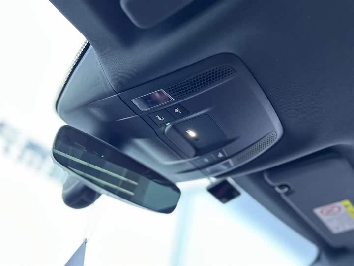 Фото 20 - Porsche Taycan