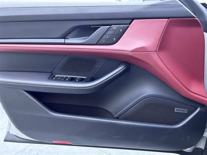 Фото 21 - Porsche Taycan