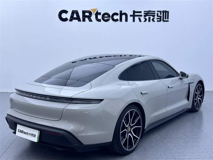 Фото 3 - Porsche Taycan