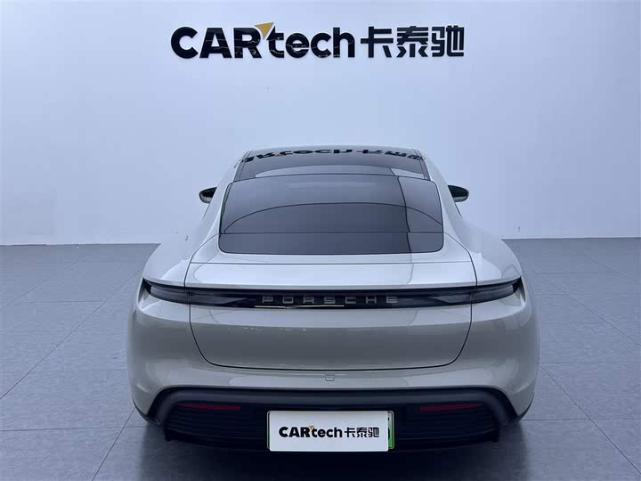 Фото 4 - Porsche Taycan